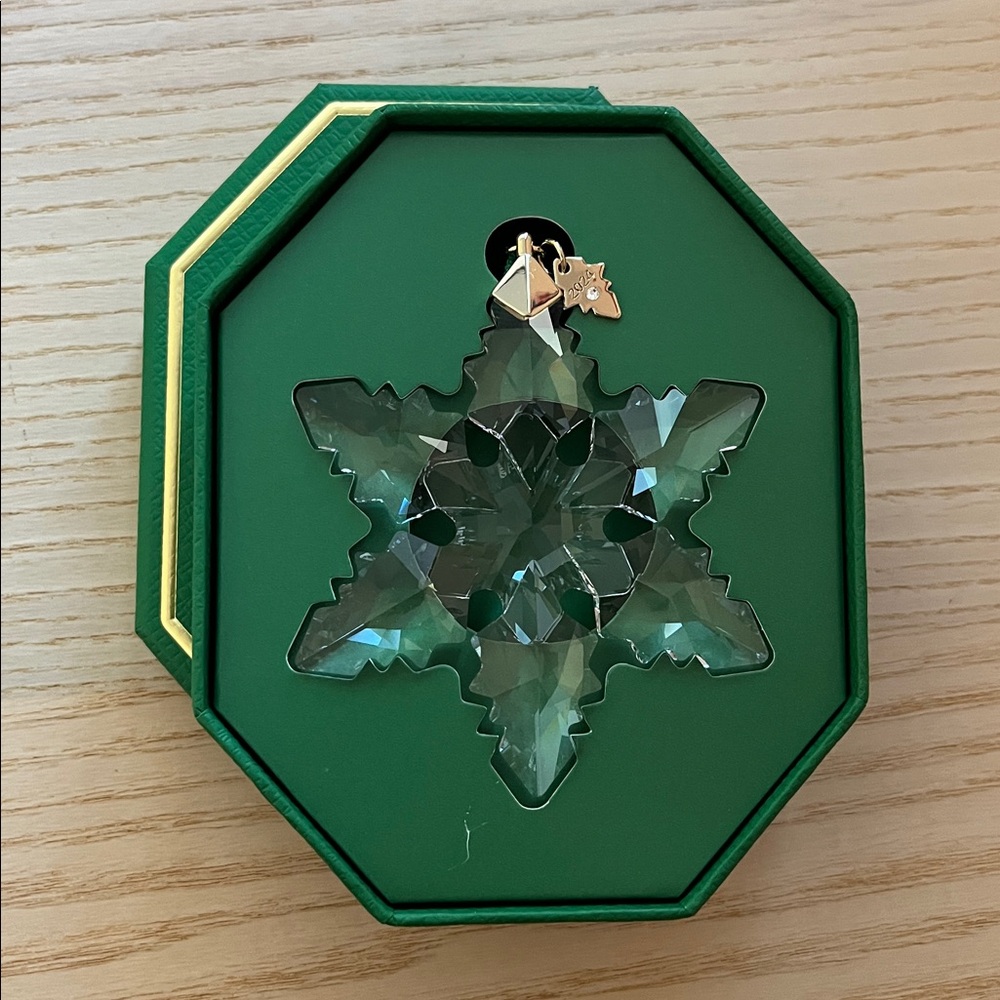 NWT SWAROVSKI Annual Limited Edition Hanging Ornament 2024
